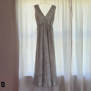 Long sleeveless prom/wedding attendant gown